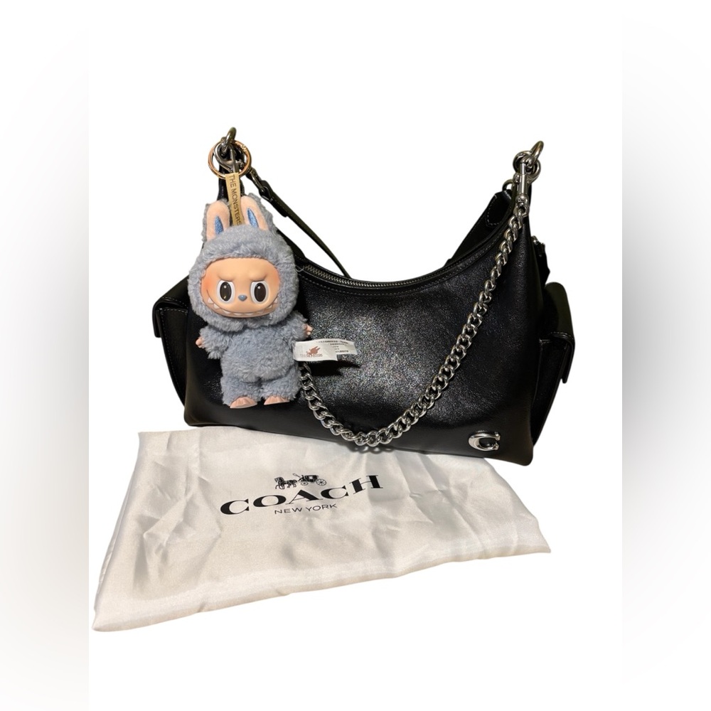 Coach Pocket Juliet 30 + Labubu